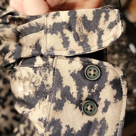 OPEN EDIT NWT Animal Print Satin Button up in Brown Seal Cheetah Size L - Picture 7 of 9